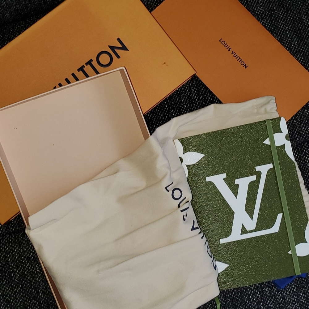 Louis Vuitton Clemence notebook